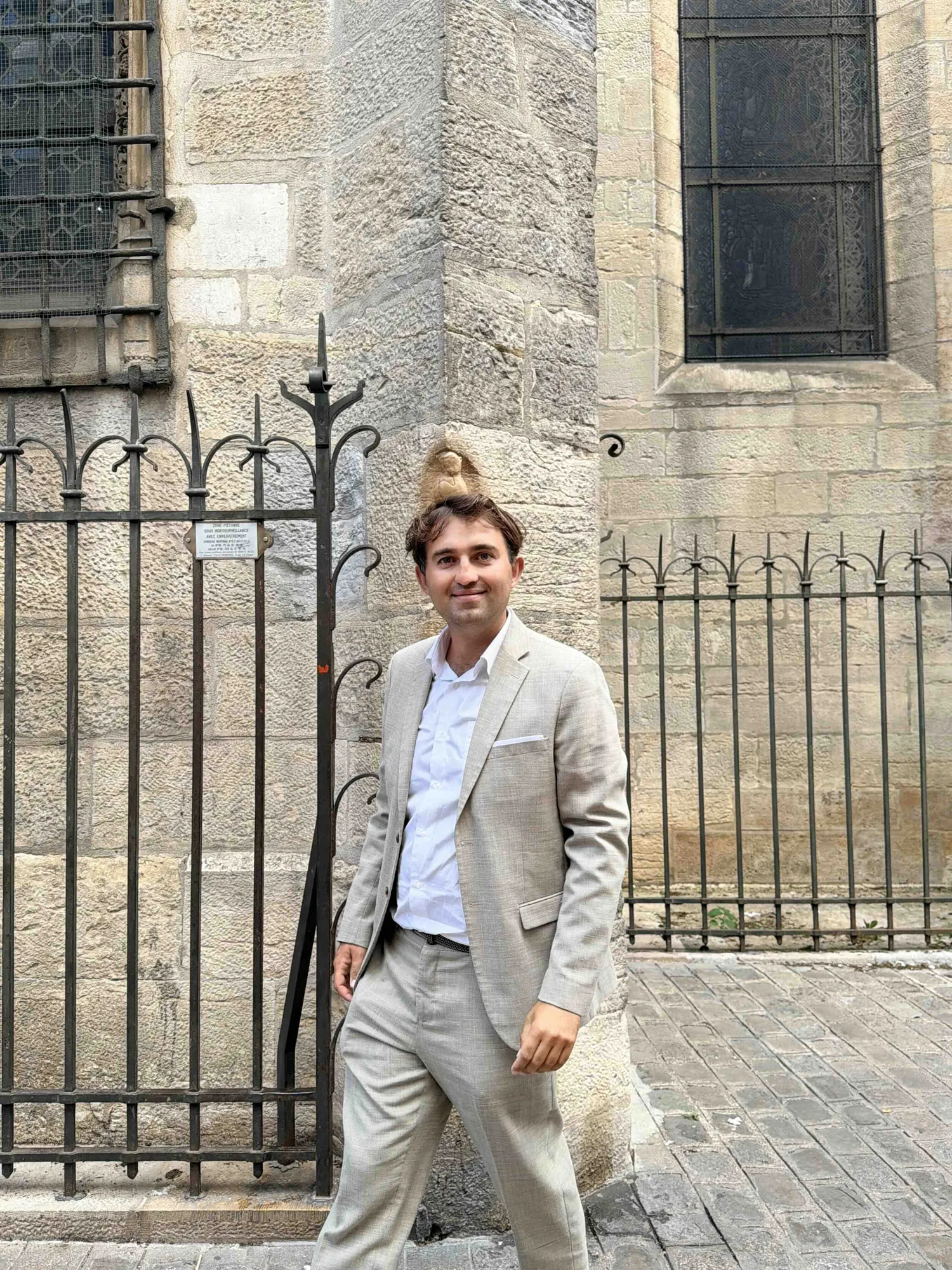 Portrait de Guillaume, webdesigner et développeur chez Colibris around the globe